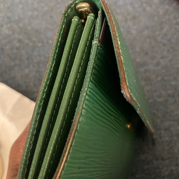 Louis Vuttion Green Epi leather Sarah wallet - Picture 10 of 14